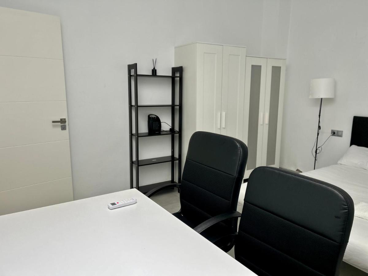 Hostel Ramon Lujan 91 Madrid Kültér fotó